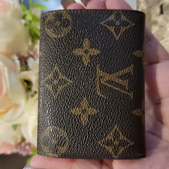 Authentic Louis Vuitton card wallet - Picture 2 of 9